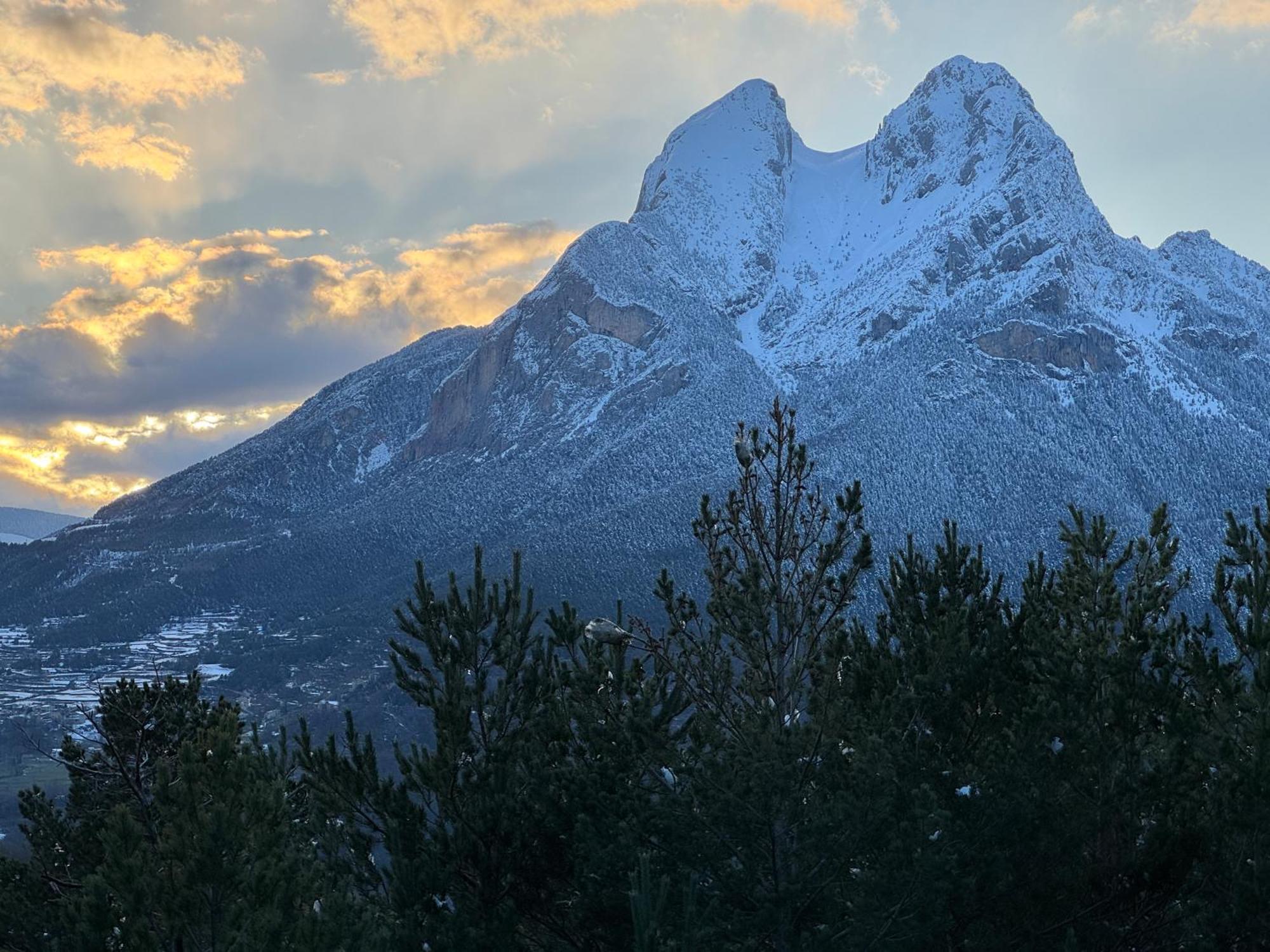La Cara Nord , Alojamiento Turistico ,Saldes, A Los Pies Del Pedraforca, Apartamento Bagian luar foto